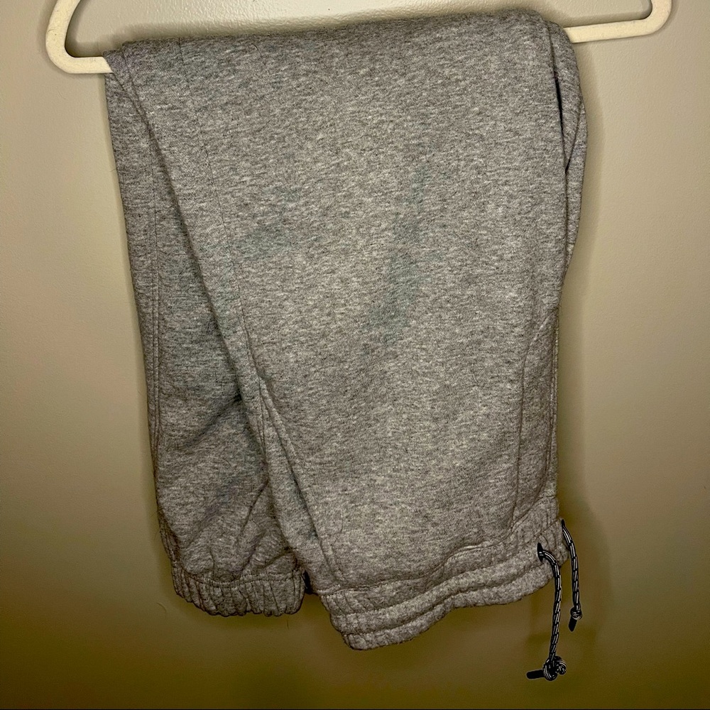 Mens Gray Joggers/Sweatpants SUPER COMFY AND SOFT!! 😍